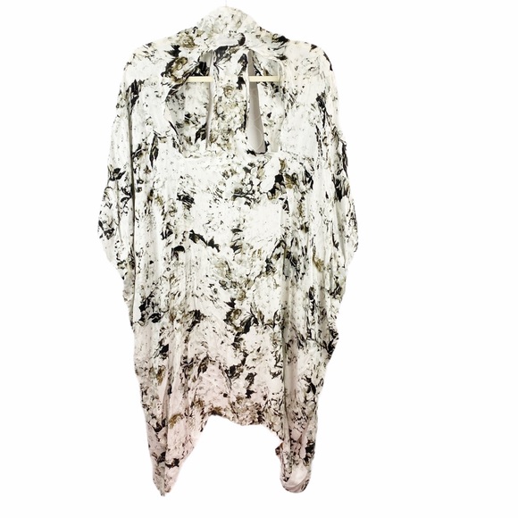 NWT Black Grey White Rose Floral Kimono XS - Picture 2 of 9